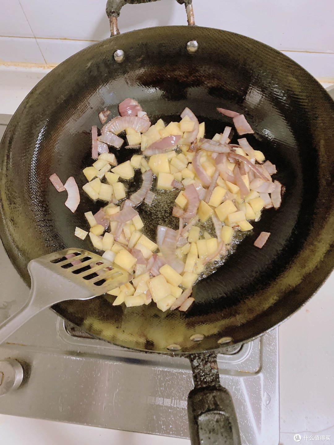 一起学做菜(简单版):肥牛土豆洋葱炒饭