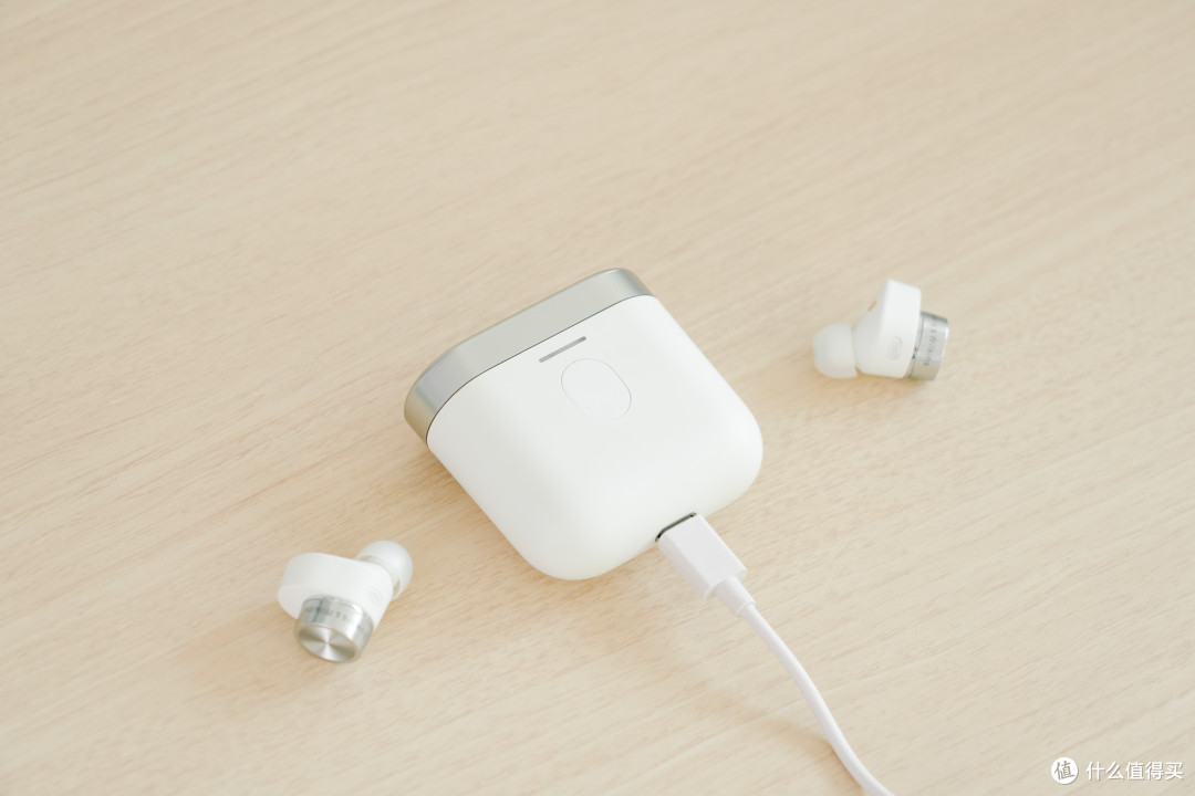 音质和设计全都要的面面俱到:宝华韦健Pi7二代上手