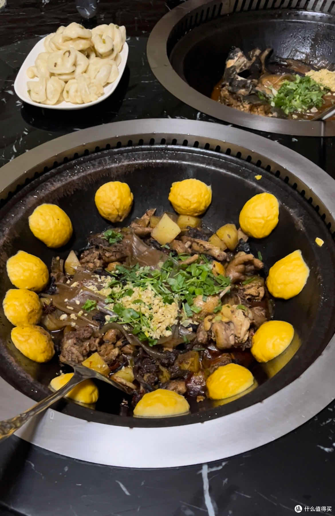 一口铁锅蒸煮人间烟火味——和吉奈的每一天