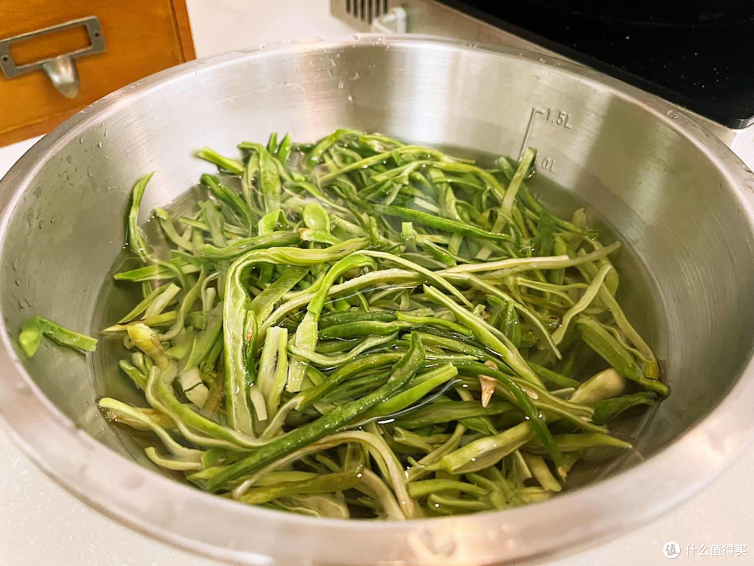 一口铁锅蒸煮人间烟火味——和吉奈的每一天