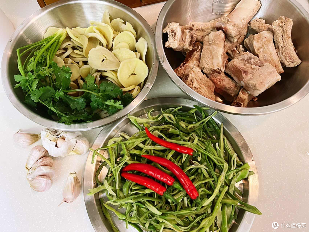 一口铁锅蒸煮人间烟火味——和吉奈的每一天