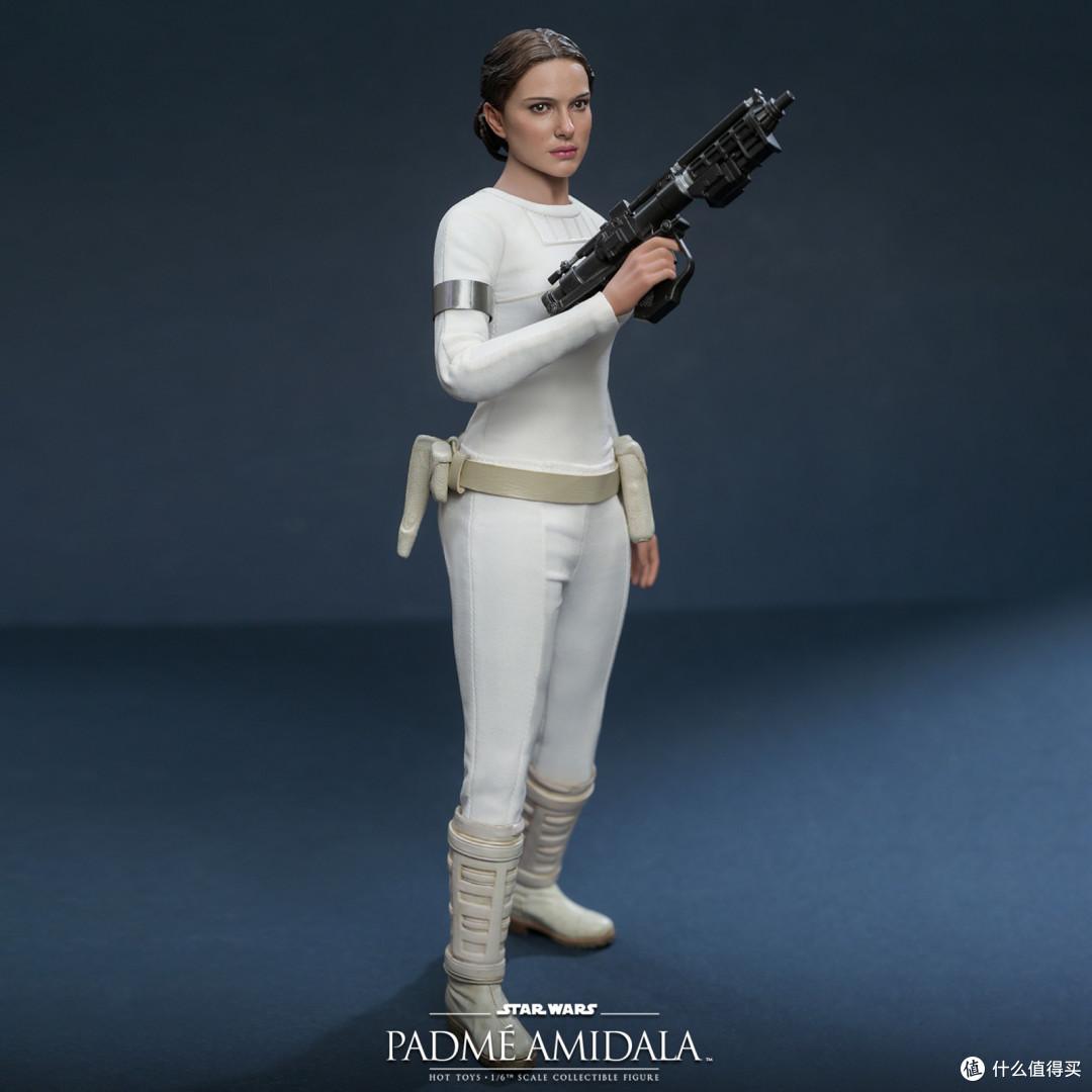 原力家庭剧的主角到场,HotToys发布安纳金和帕德梅人偶