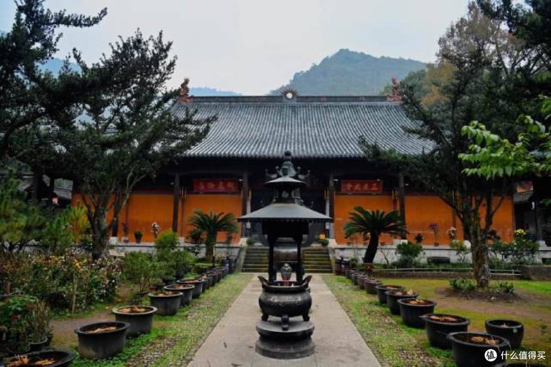 浙江有个小县,旅游名气不大却是济公故里,还藏着一座国宝寺院