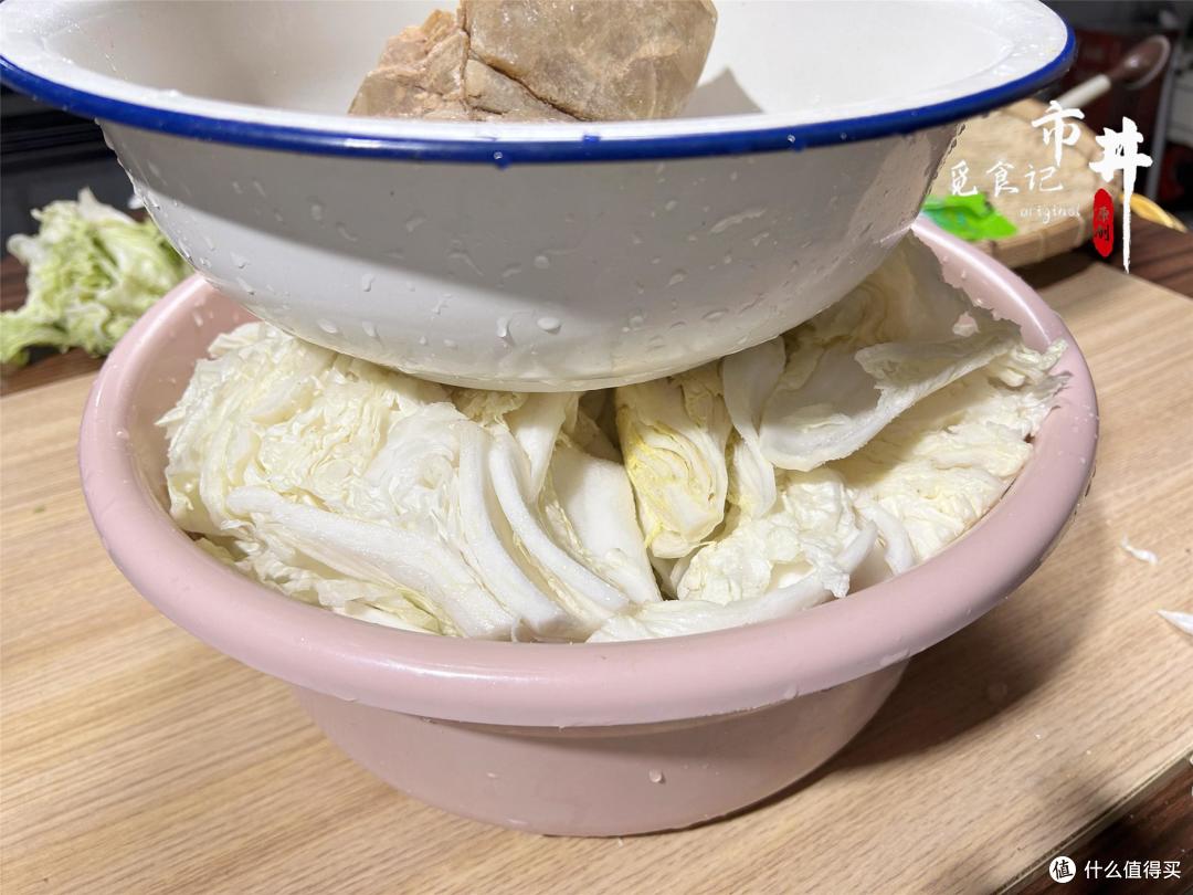 东北辣白菜怎么腌?记住白菜“杀水”步骤,1次就成功,酸辣好吃