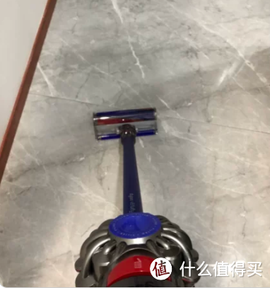 戴森V8小型手持无线吸尘器