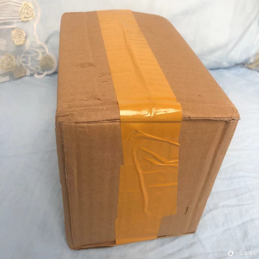 一如既往的严密包装,从包装上基本看不出是飞机杯的样子.