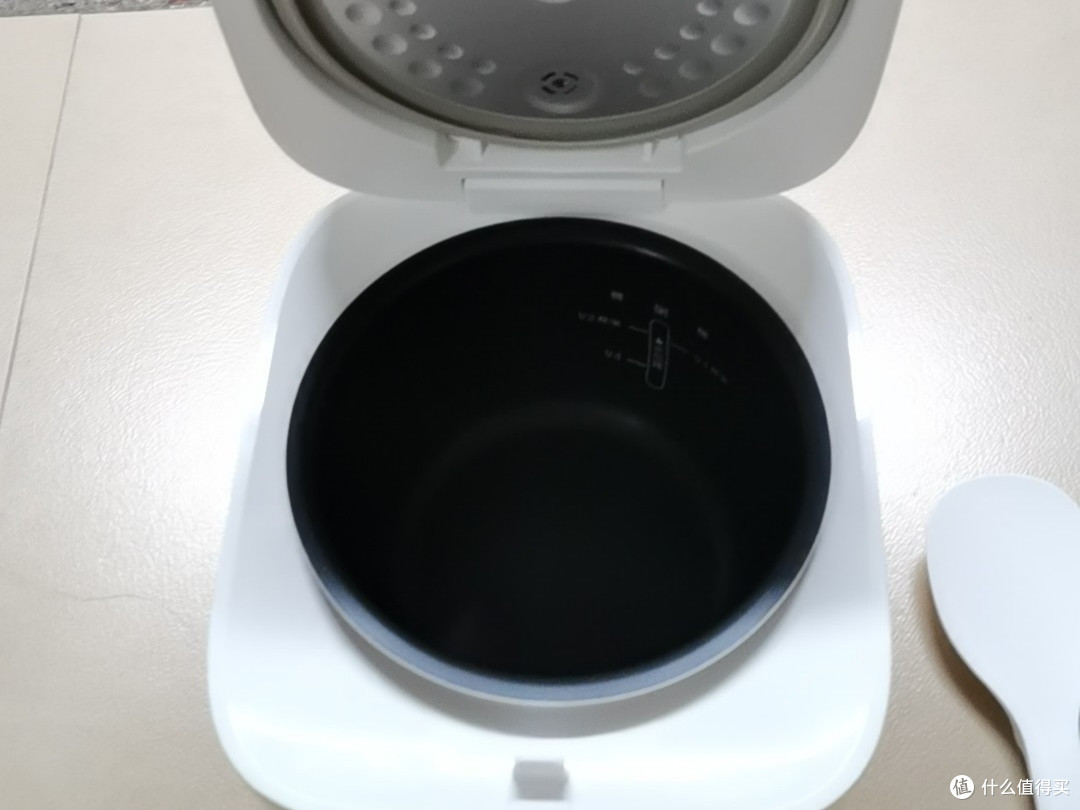 米家小电饭煲,好看又好用。