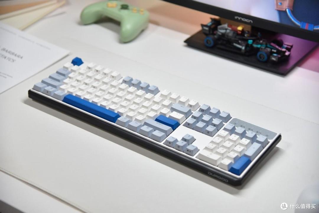 杜伽K610w加入白光，搭载凯华定制TURBO轴体，续航给力一年不慌