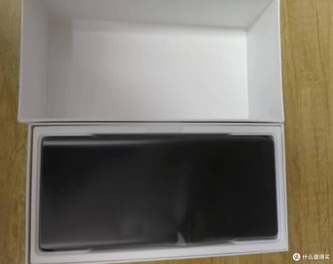 荣耀旗下影像旗舰，价格划算，性价比高
