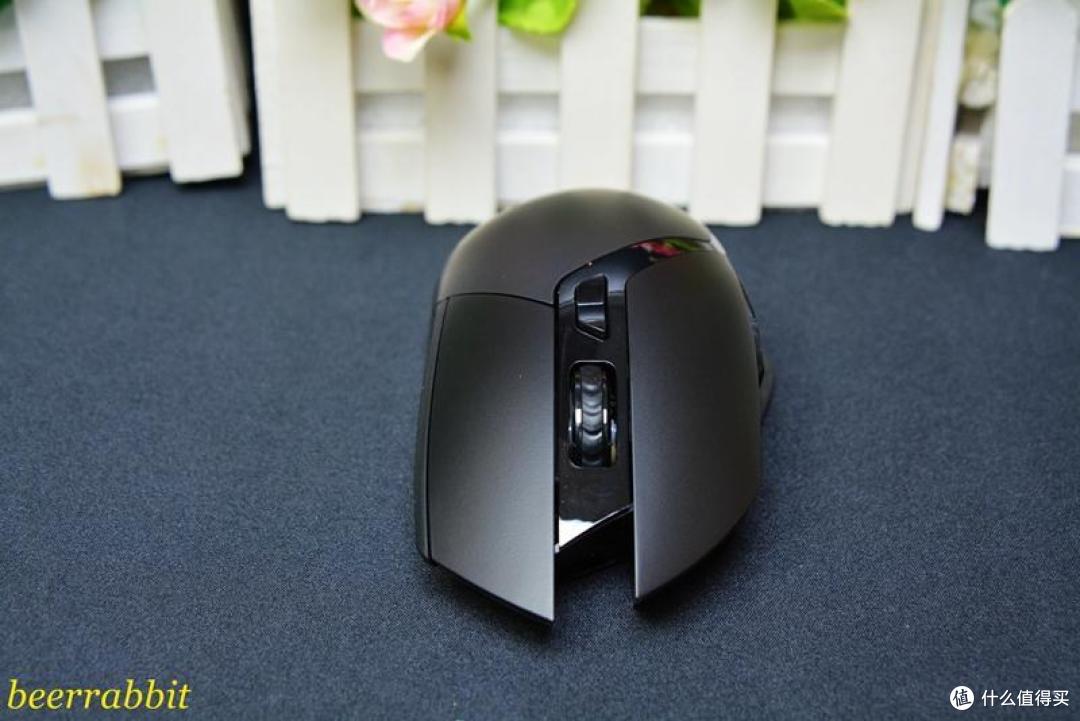 雷柏V30W有线无线双模RGB鼠标测评:无线FPS游戏利器还暗藏彩蛋?