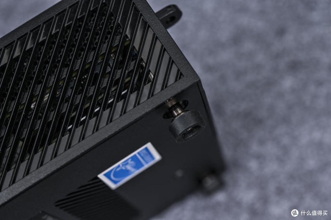 小身材大能量——华硕 PN53 MiniPC 开箱简测