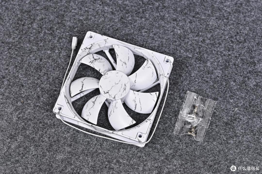 紧凑型风冷中塔——华擎X670E Taichi Carrara+恩杰H5 Flow装机展示