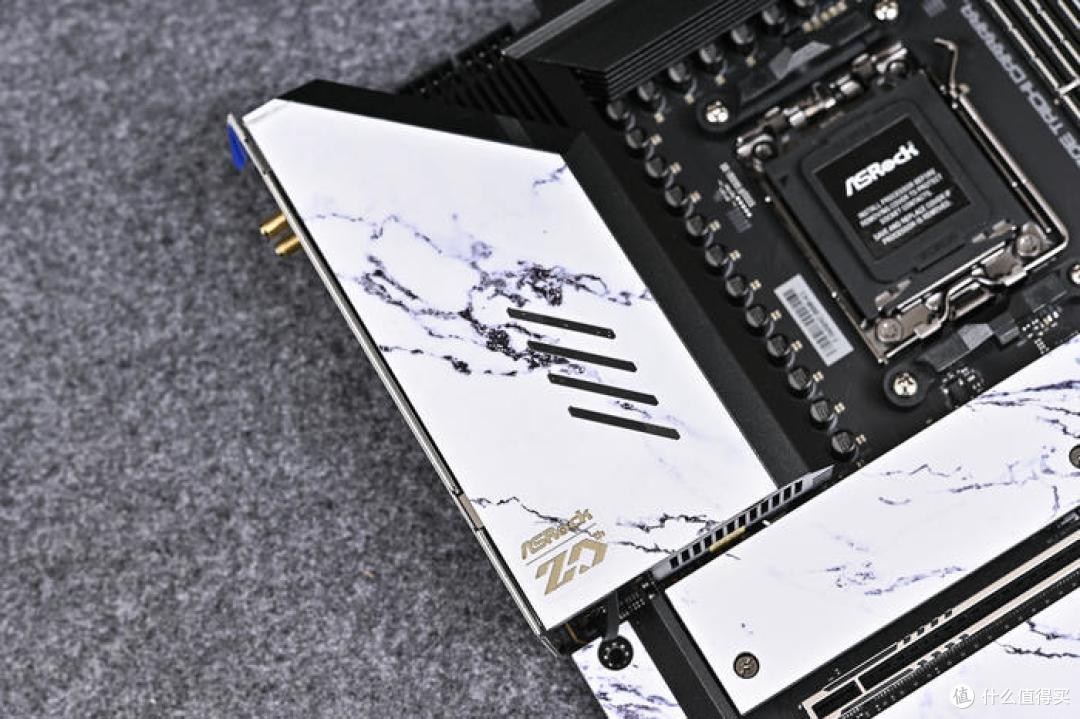 紧凑型风冷中塔——华擎X670E Taichi Carrara+恩杰H5 Flow装机展示