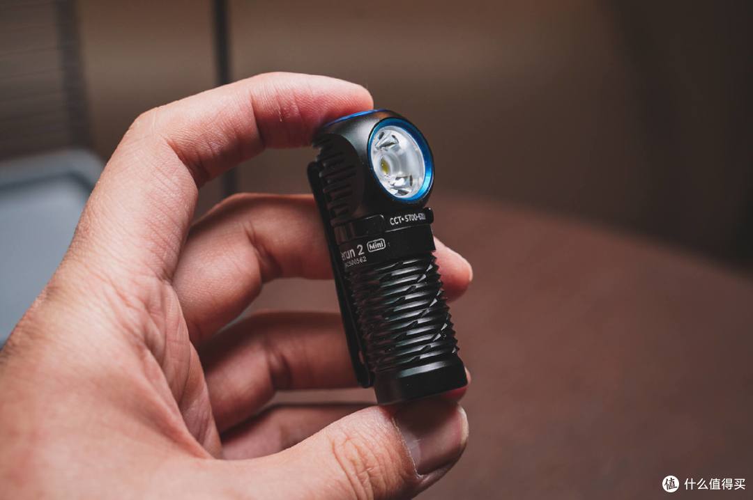 身材小巧的实力派,傲雷雷神2 Mini拐角灯体验