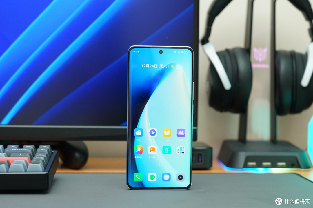 不到2千!送礼好选择,一亿像素曲面屏的真我10 Pro+了解一下?