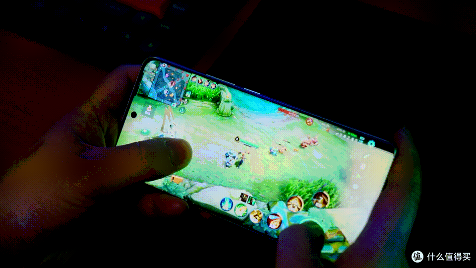 不到2千!送礼好选择,一亿像素曲面屏的真我10 Pro+了解一下?