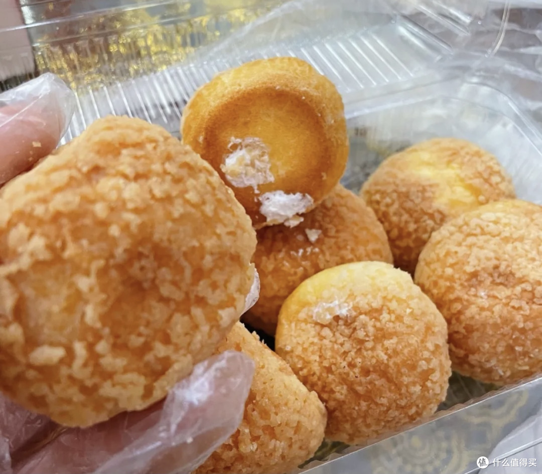 有了小甜品的生活感到快乐~