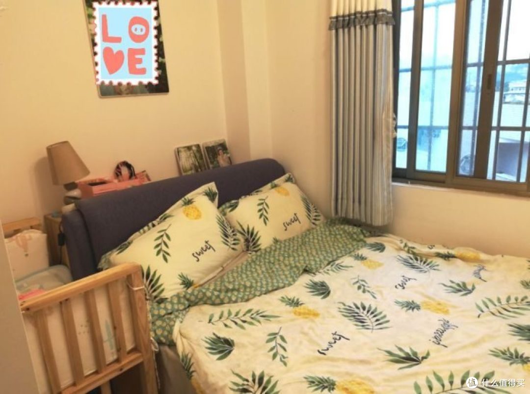 一家三口的小蜗居，57㎡两居室格局，5㎡阳台爆改成书房和洗衣房