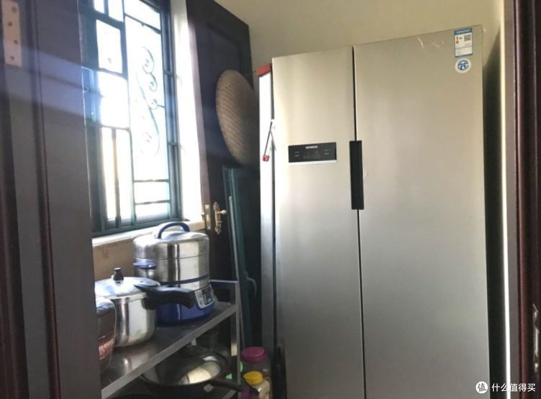 120㎡恒大精装房,晒晒入住5年的效果,一进门就被餐边柜吸引了