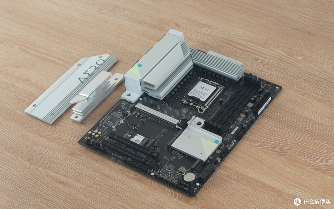 简洁黑白银风格,i7 13700KF+Z790AERO G+DDR5 6000装机体验!