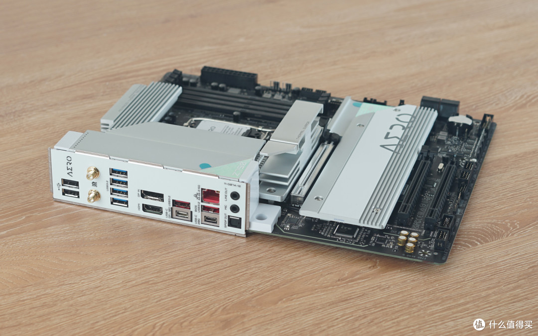简洁黑白银风格,i7 13700KF+Z790AERO G+DDR5 6000装机体验!