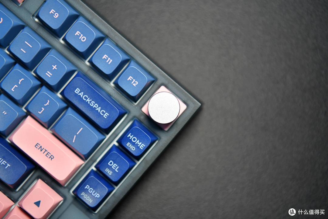 感受青春律动:小呆虫GK75冰川光轴快银V3