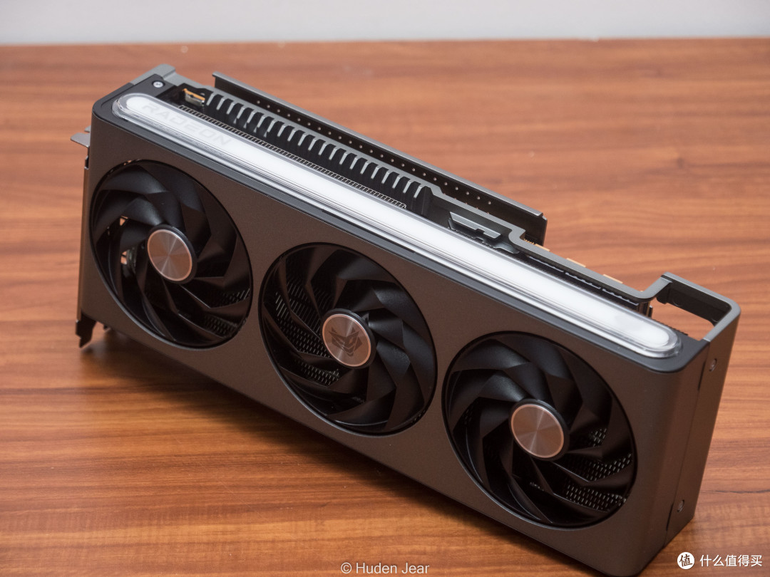 蓝宝石RX 7900XTX 超白金对比测评：不乏进步的常规迭代！