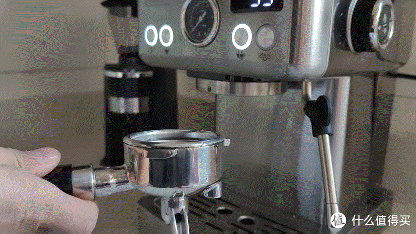 家用咖啡机原来这么香！6岁小宝爱上做咖啡师！
