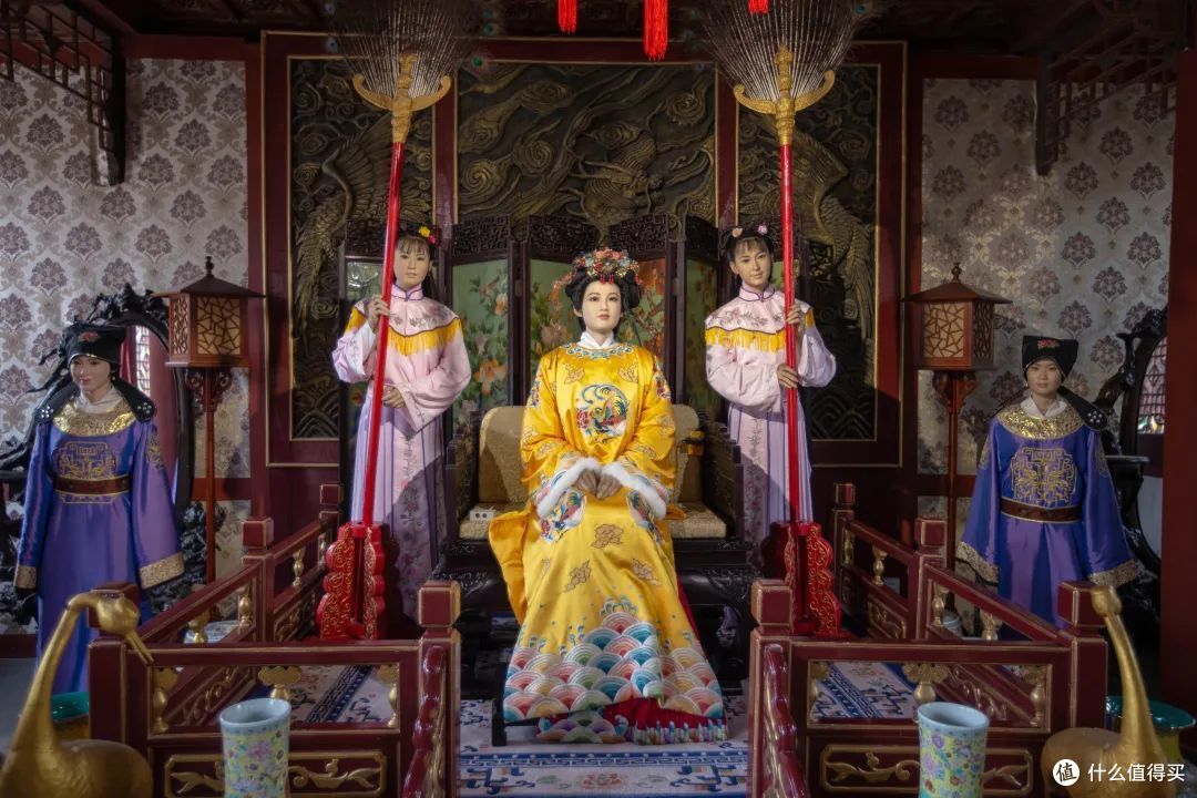 荣国府中，也再现了“元妃省亲”的场景