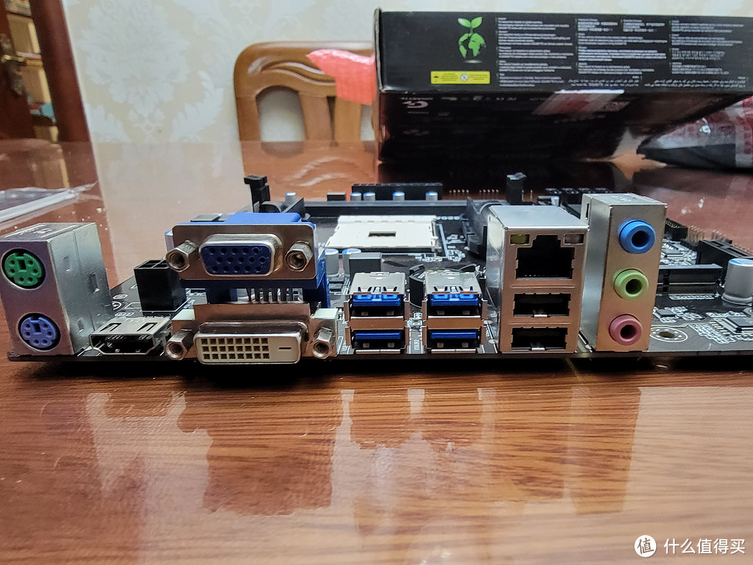 就这还给留了4个usb3.0,良心