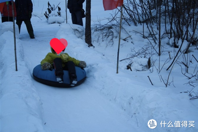 这个棉靴也太适合出门滑雪去穿了！超级保暖厚实，并且行动轻快。