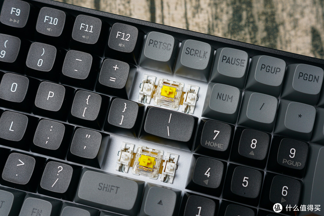 颜值和性价比兼得，爱国者A100无线双模K黄轴机械键盘开箱