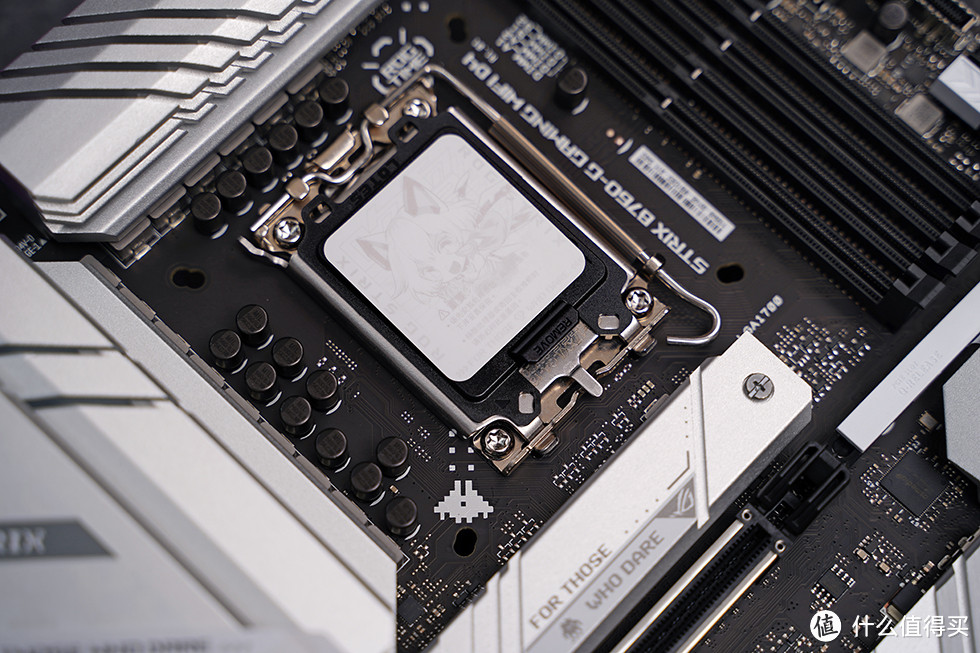 matx 白色主板新选择,华硕 rog strix b760-g gaming d4 小吹雪开箱