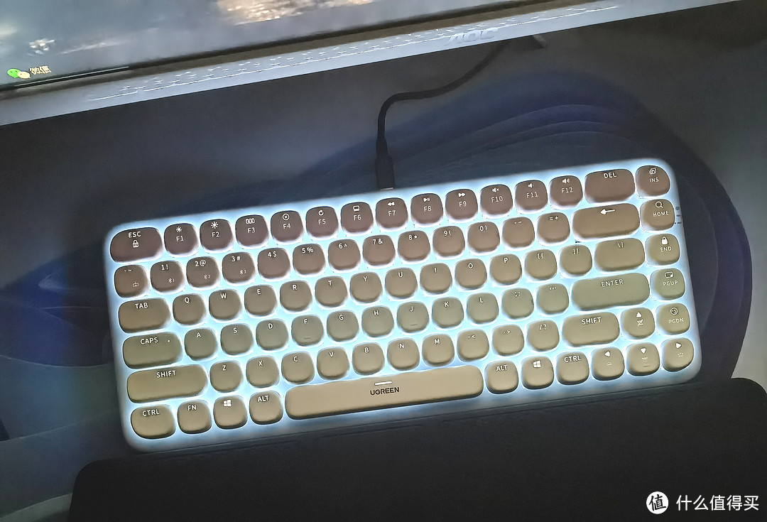 平板ipad笔记本也可以用的绿联Fun+无线蓝牙矮茶轴机械键盘