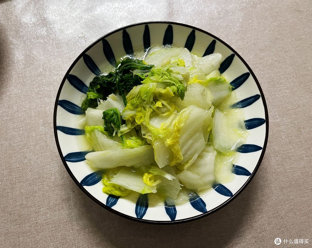 晒晒老公做的午餐:两荤两素,开胃又下饭,网友:黑暗料理吧!