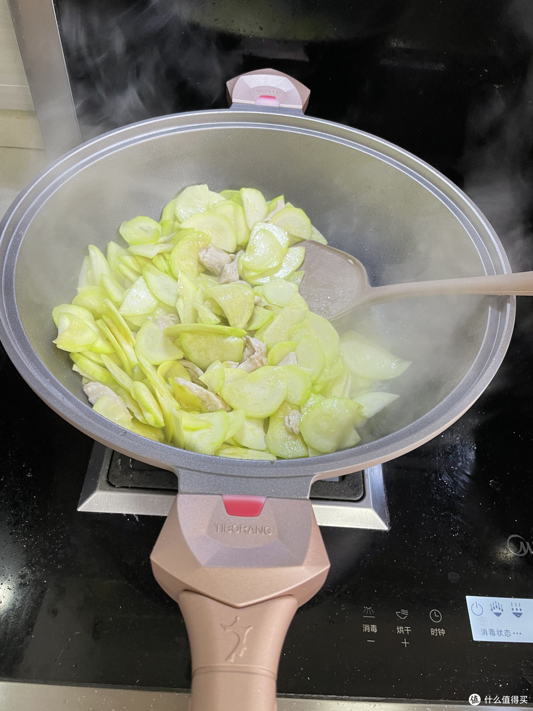 享受好“食”光——帝伯朗八合一浮雕多用锅体验