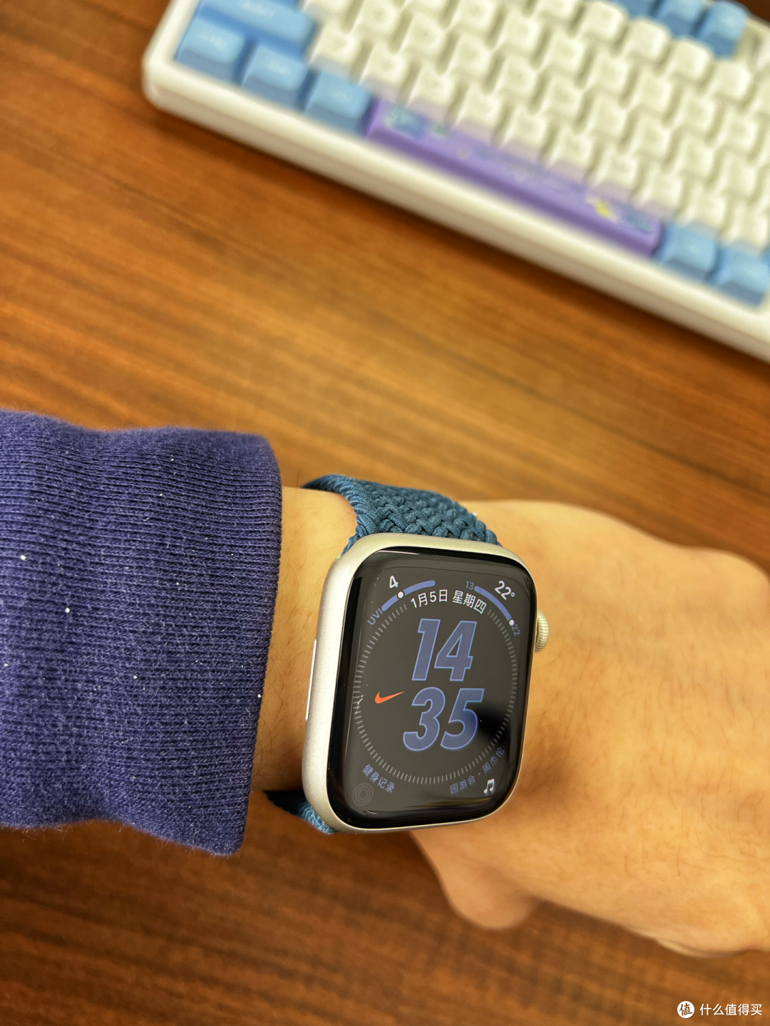 左边出现划痕