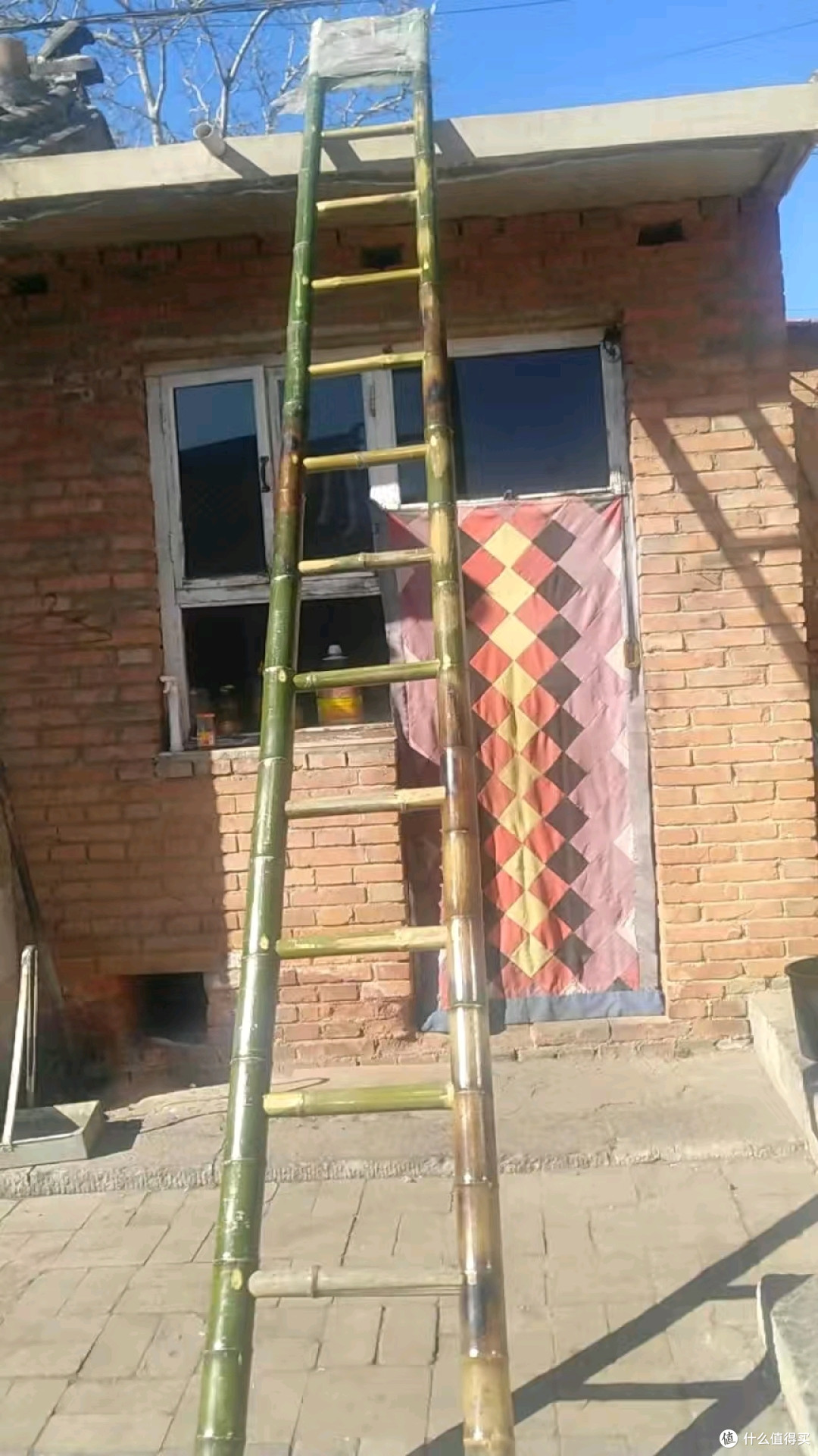 竹子做的超级长的梯子