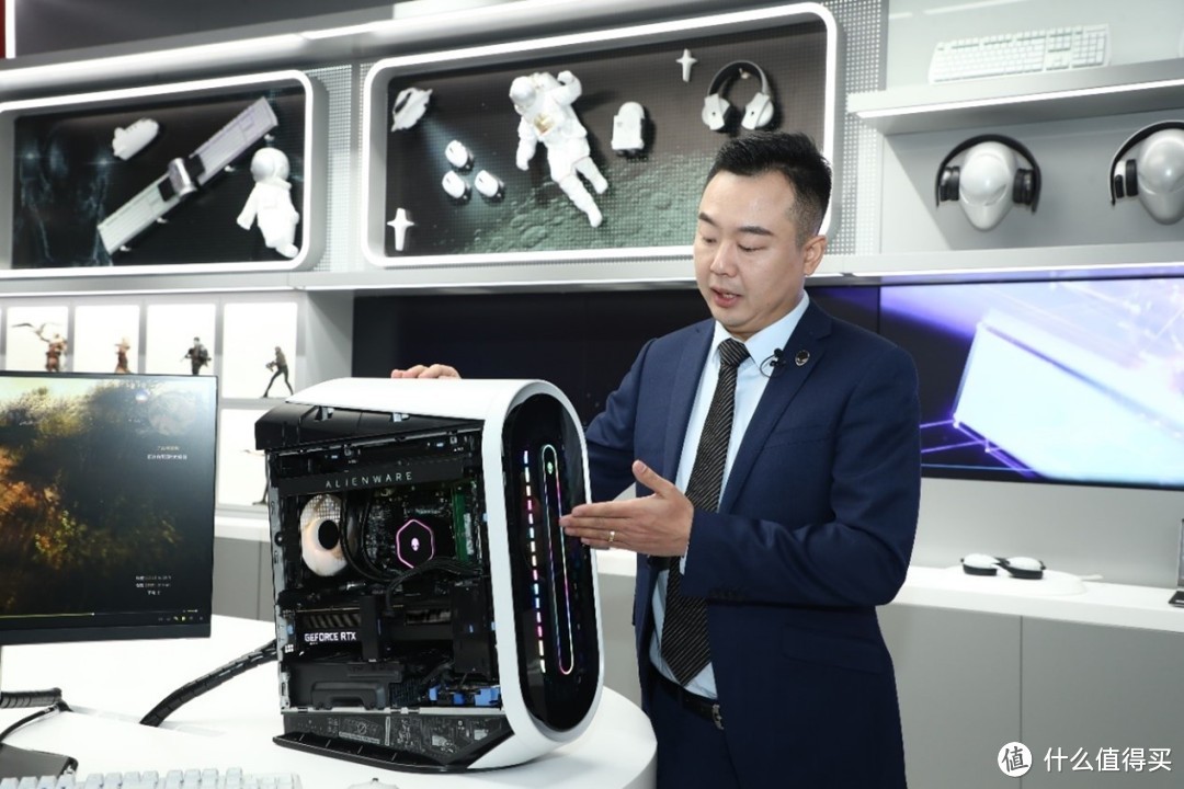 直击CES2023：外星人ALIENWARE重返18英寸笔记本，X系列大升级