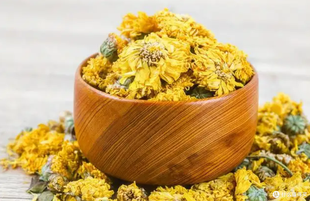 菊花只会泡着喝?不如学学这4种“神仙搭配”,甘甜好喝又下火