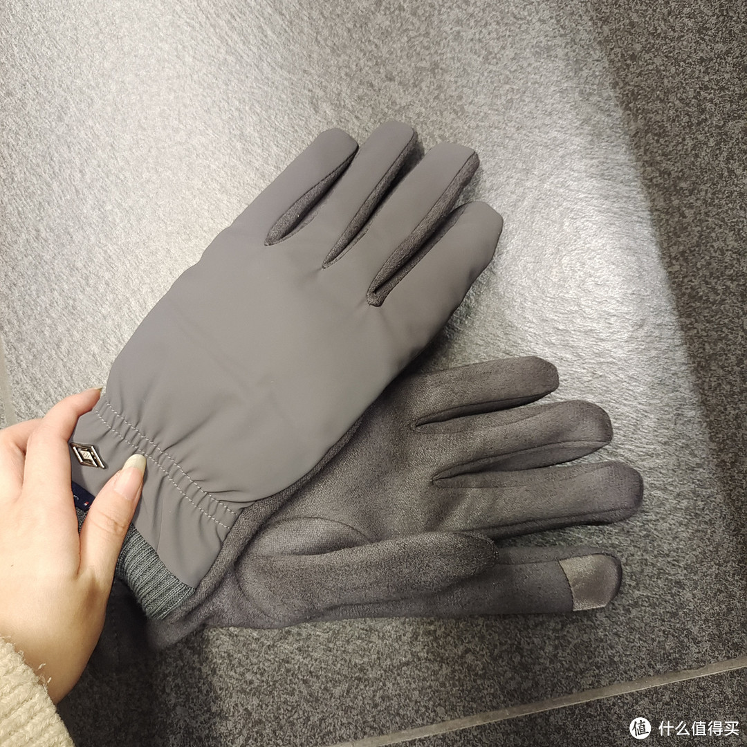 冬季骑车出行必备的加厚绒手套