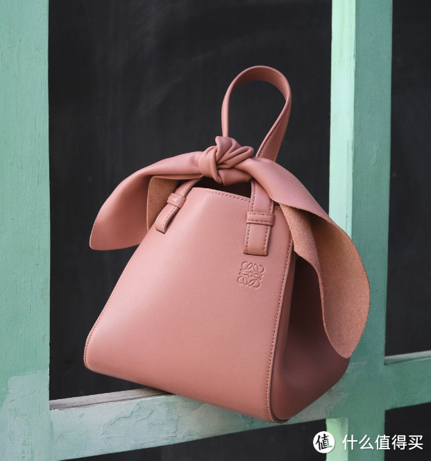 LOEWE兔年限定太可爱，汤唯这个代言人选对了！