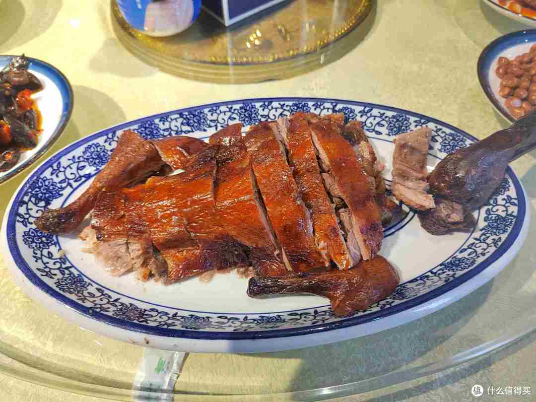 带外地朋友参加江西喜宴，看到菜品后，朋友直言：没啥硬菜真寒酸