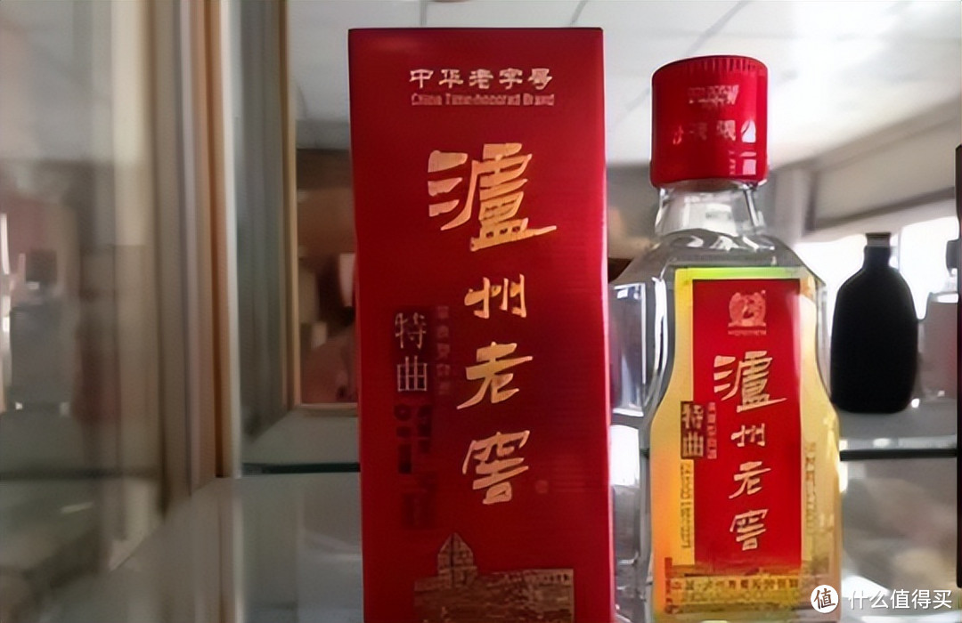 春节来临,若是条件允许,家里待客,建议选择这4款优质白酒