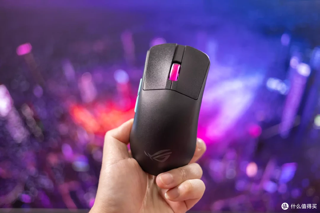 ROG的弯道超车之作——ROG龙鳞ACE X AimLab 合作版无线鼠标