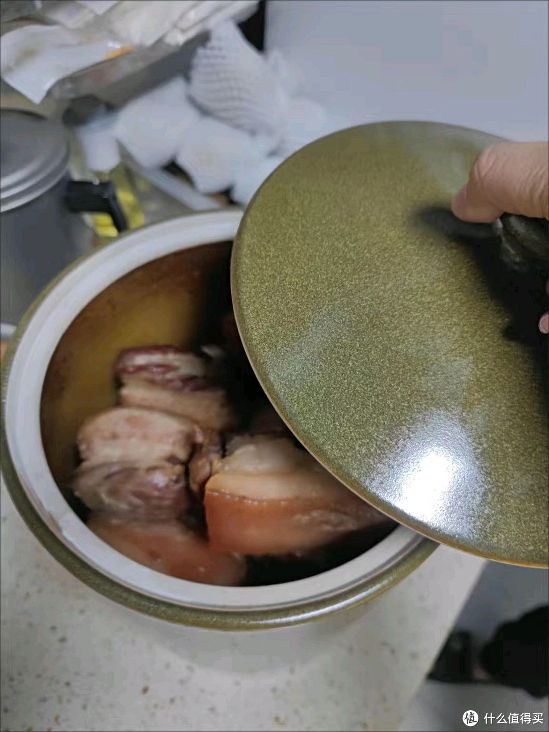 景德镇出品的陶瓷小腌肉罐