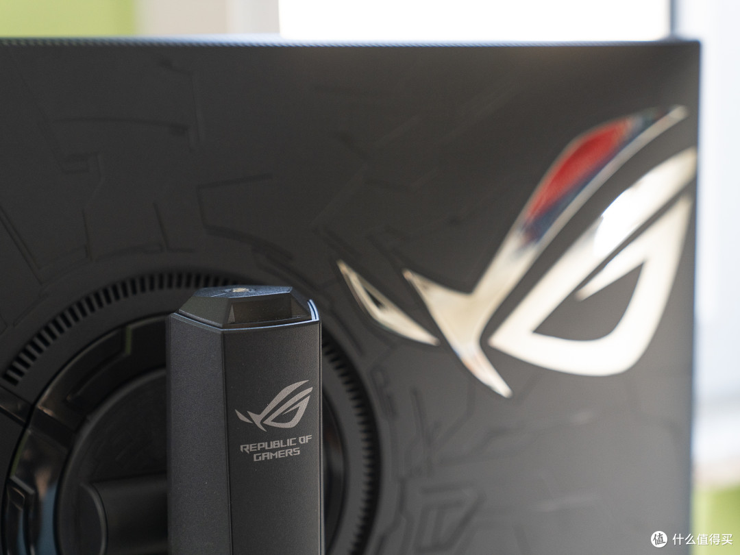 给高端显卡找个伴,信仰在线,大有可为的ROG XG32UQ 绝神32 值得入手吗?