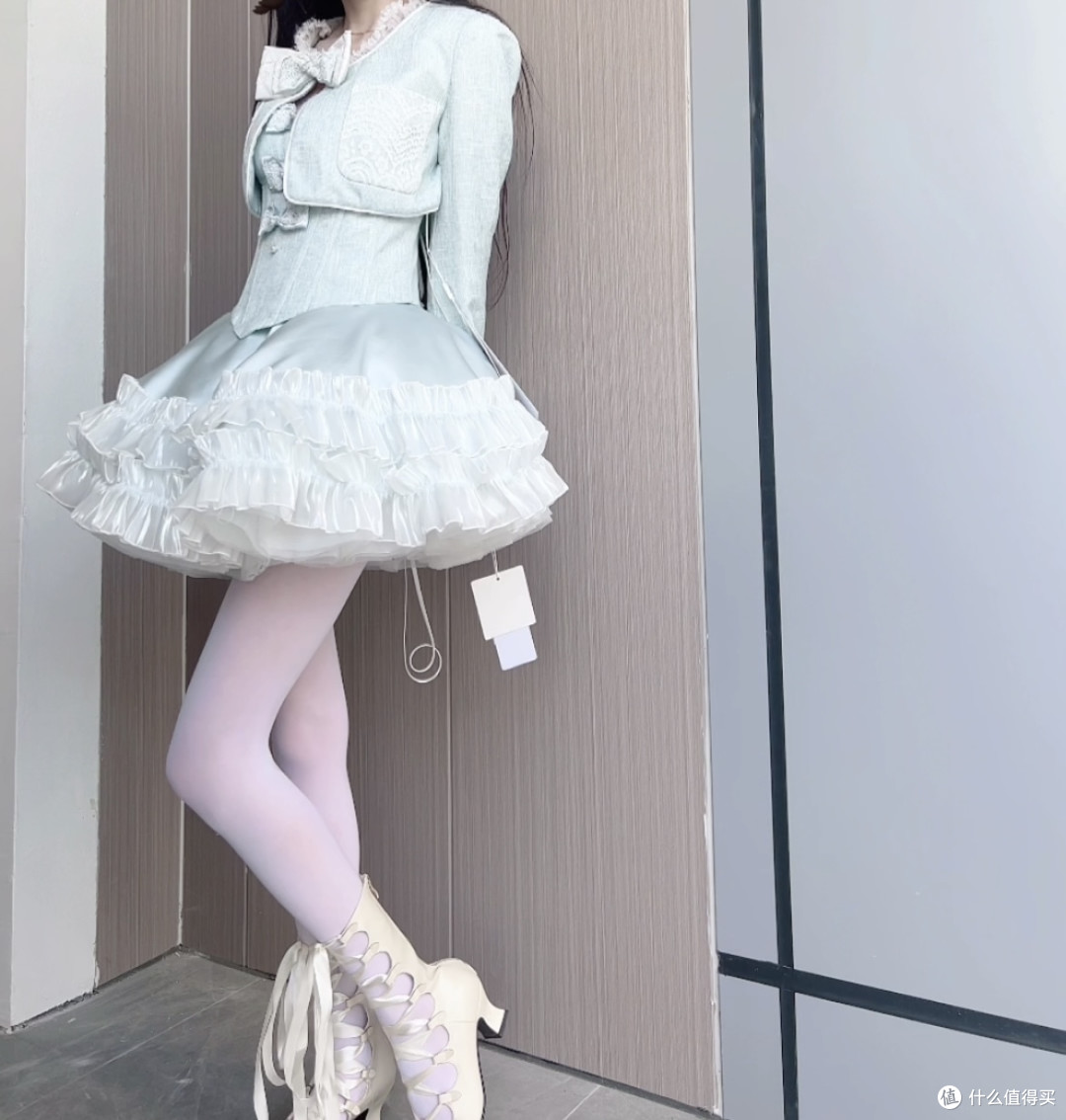 这套温柔小洋裙能和李雨晴妈妈比吗～