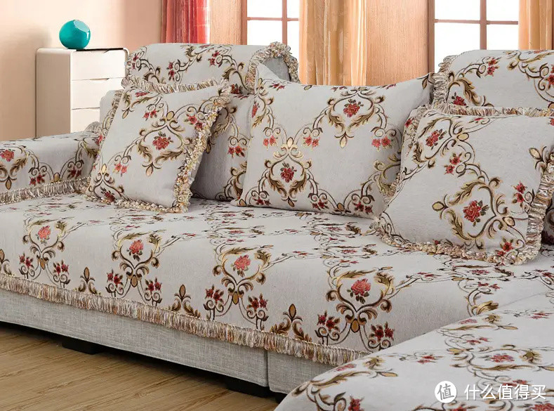 不想经常洗沙发，选择布艺沙发垫可以让你轻松一点