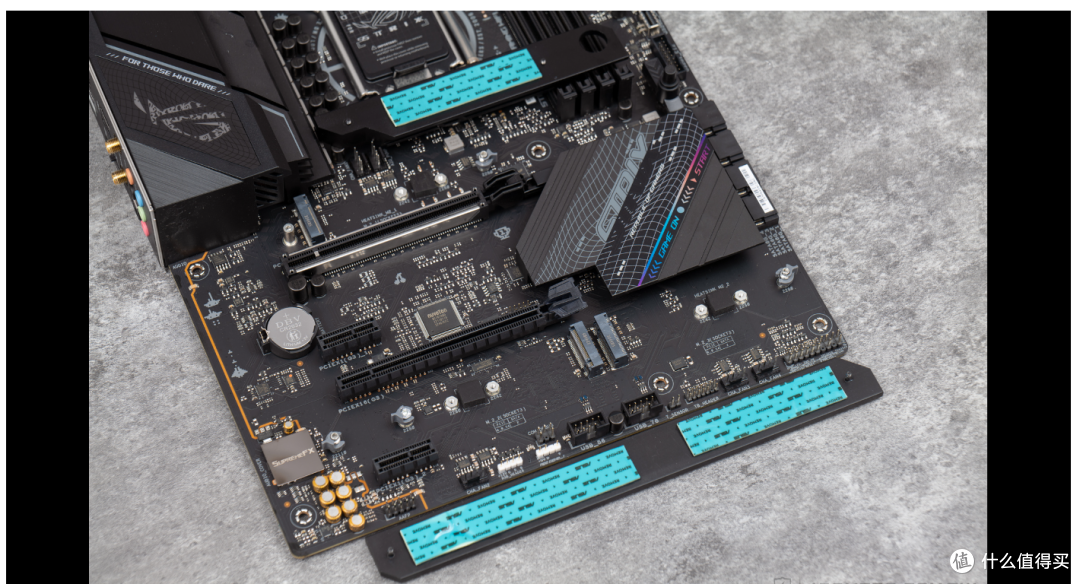【潮电新年礼 - 年货节装机好物推荐 Ⅱ】ROG Strix B760-F Gaming WiFi 开箱动手玩:功能全面的中高阶主板